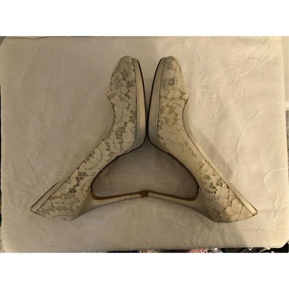 Vintage Stuart Weitzman Ivory Satin Lace Round Toe Wedding Pumps Heels 10 - Picture 9 of 15